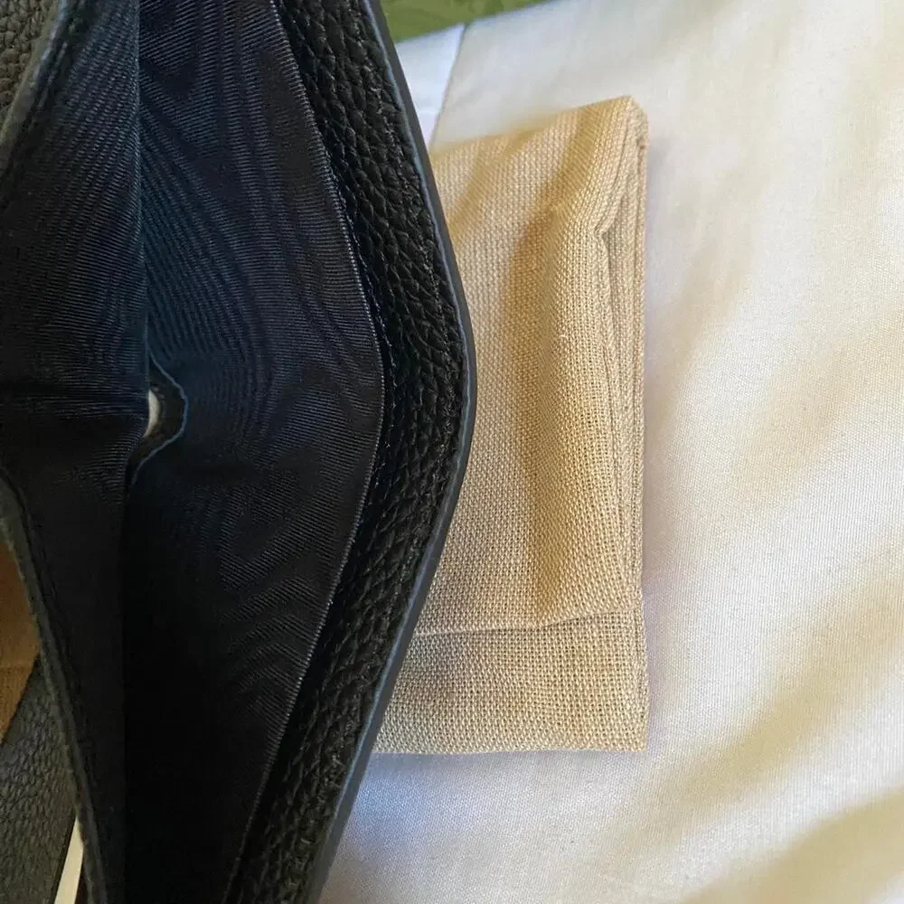 Gucci bi-fold wallet with Gucci logo